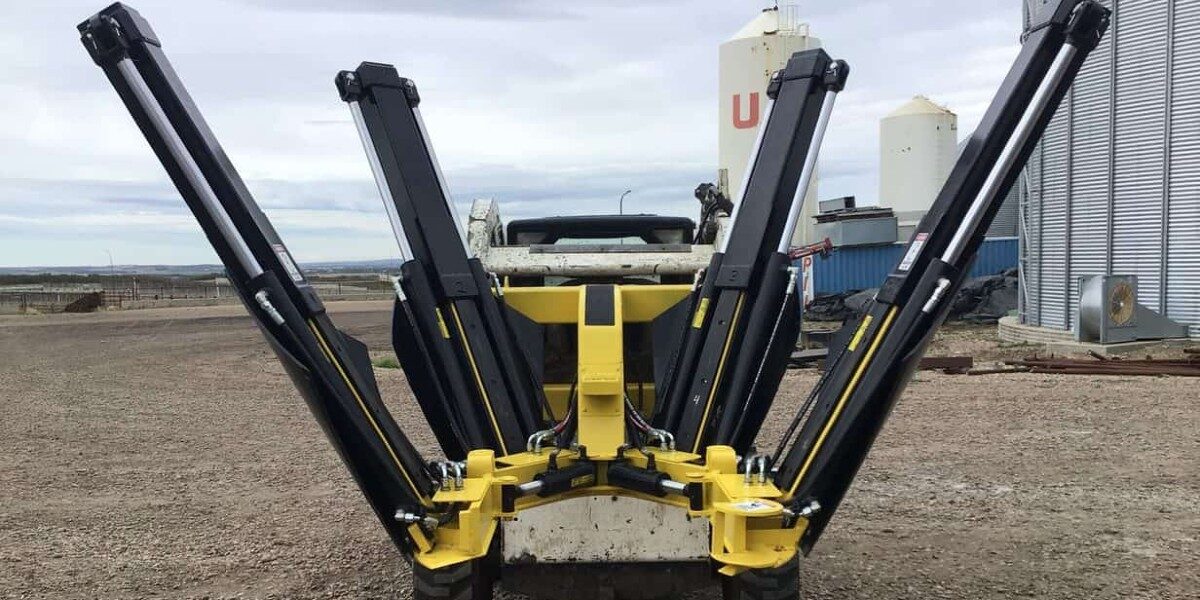 Holt Model 38 tree spade, open